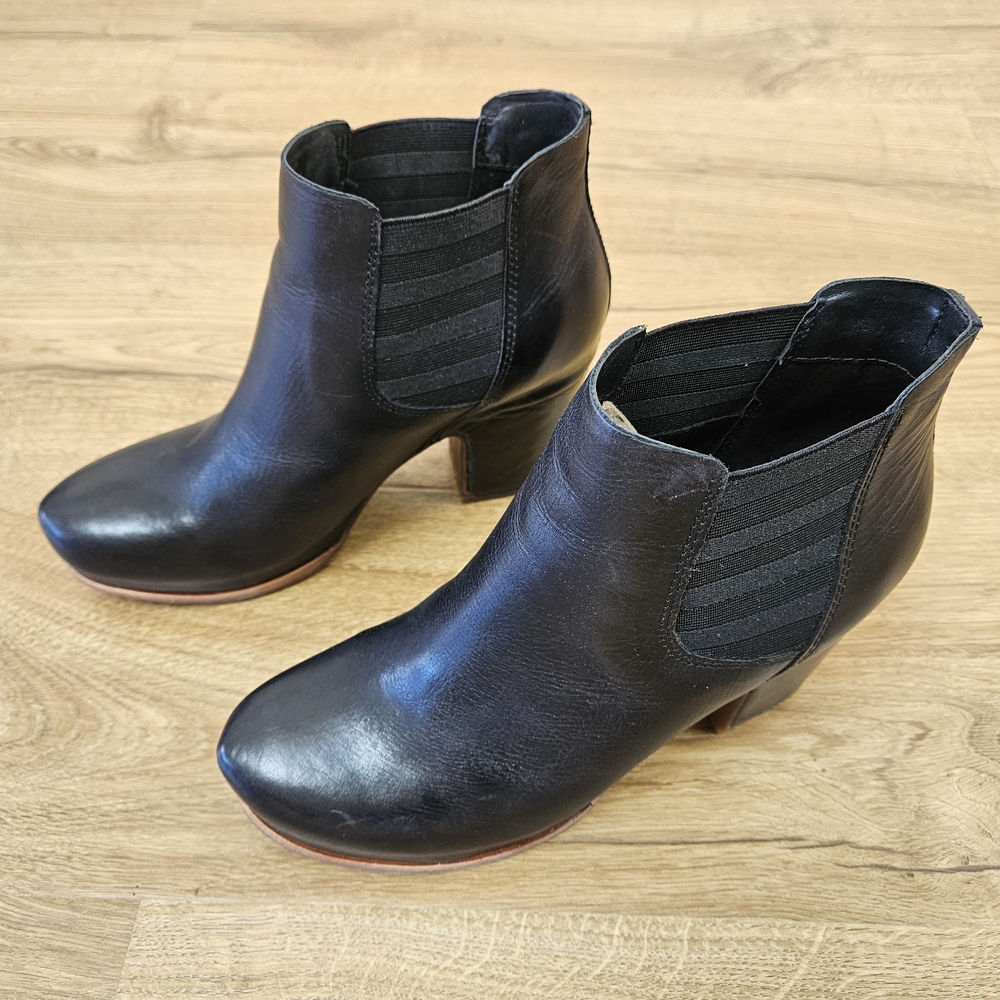Kork-Ease Shorome Black Bootie Size 8